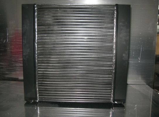 掘削機/vibratile ローラーのための油圧オイルの熱交換器をろう付けするブラック プレートのひれ