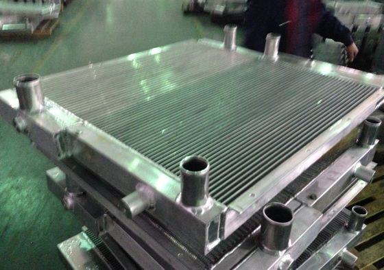 エンジンの冷却のために使用されるアルミニウム版棒熱交換器