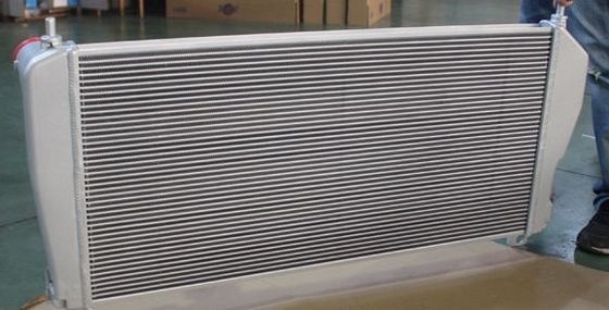 真空のろう付けの版およびひれの熱交換器のアルミニウム熱交換器の大型トラック