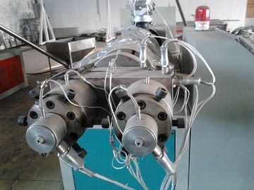ポリ塩化ビニールの双生児ねじプラスチック管の放出ライン、管の押出機機械