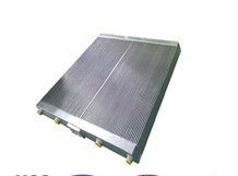 真空のオーブンのアルミニウム オイルの満たされた熱交換器はエンジン オイルを冷却します